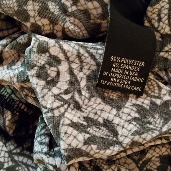 Collection 👌Dress Barn Wrap Blouse with Sequins and Fringes - Picture 4 of 5